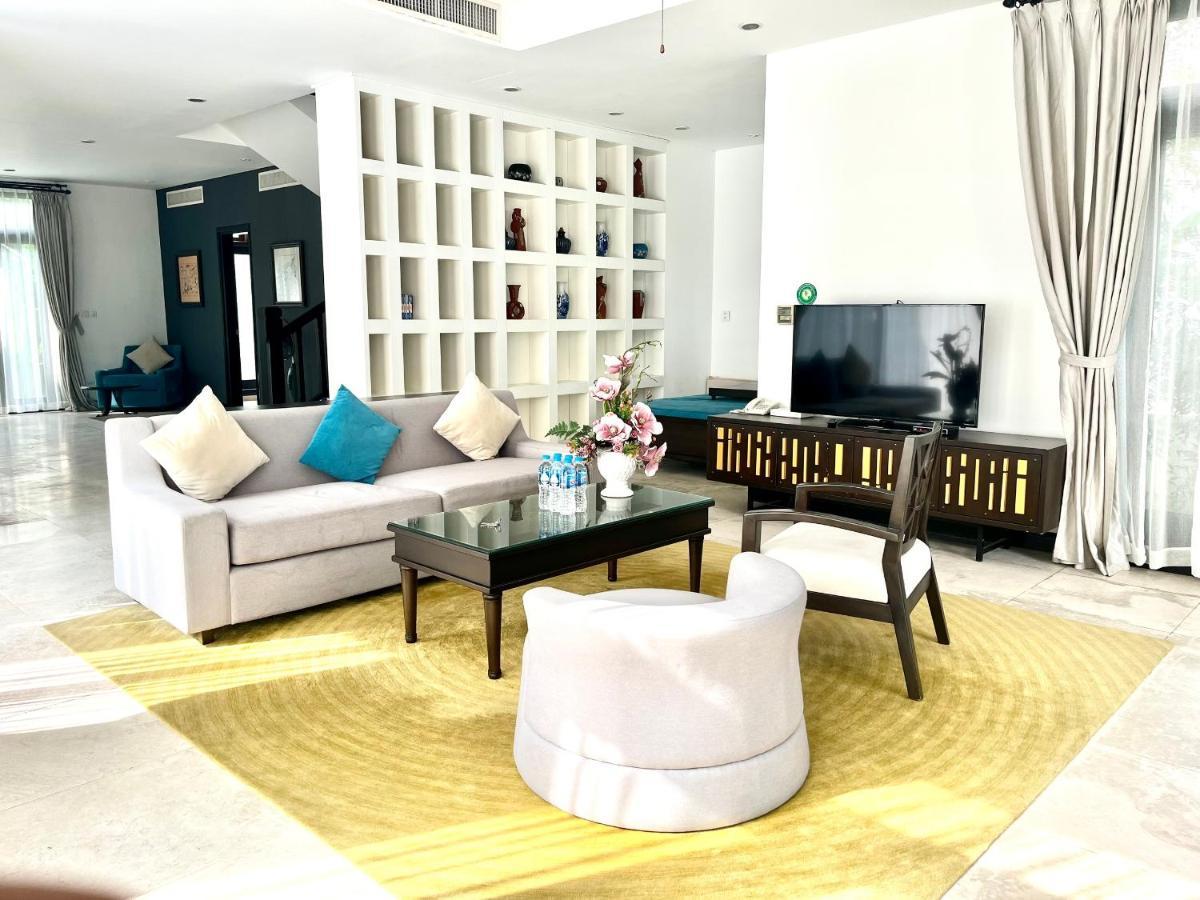 Tropical Villas Beach Villa