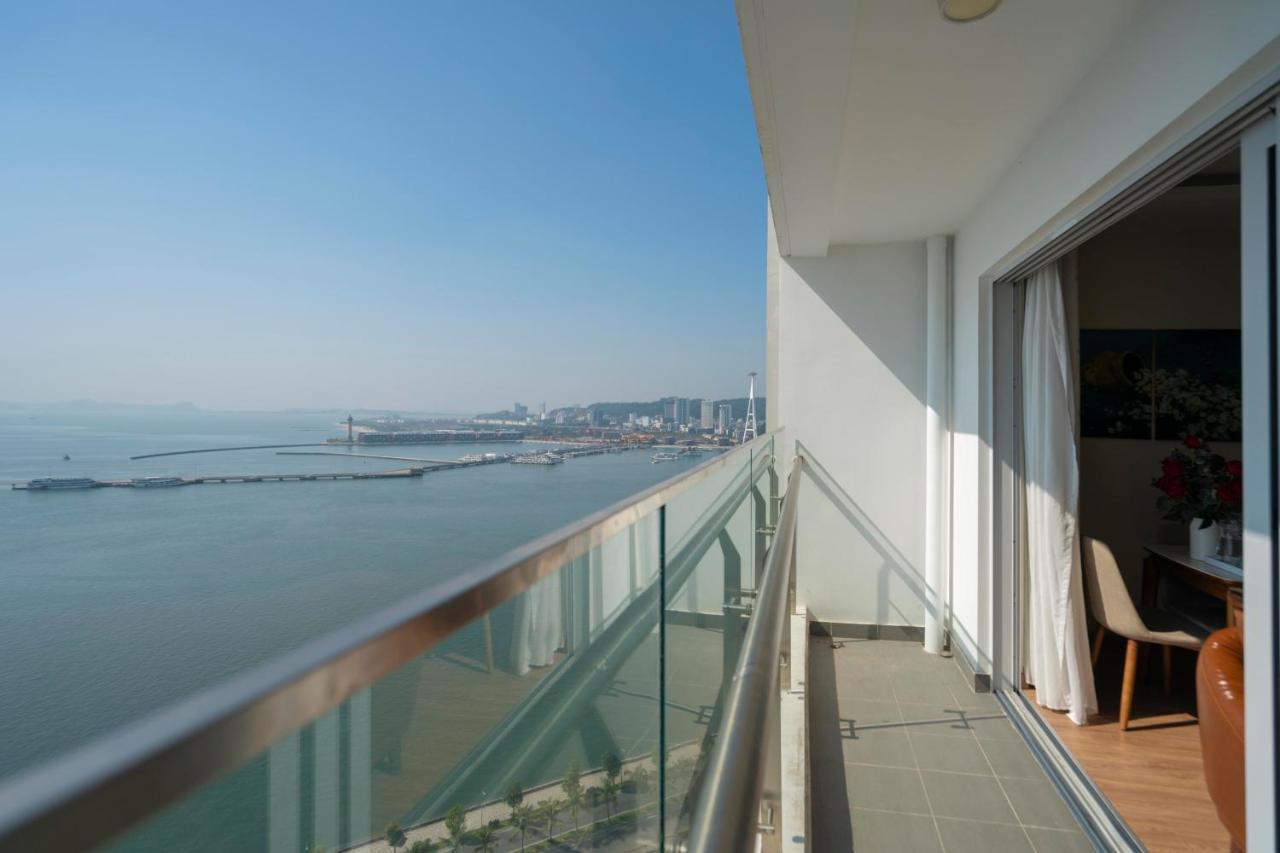 The 1108 Sapphire Apartment *