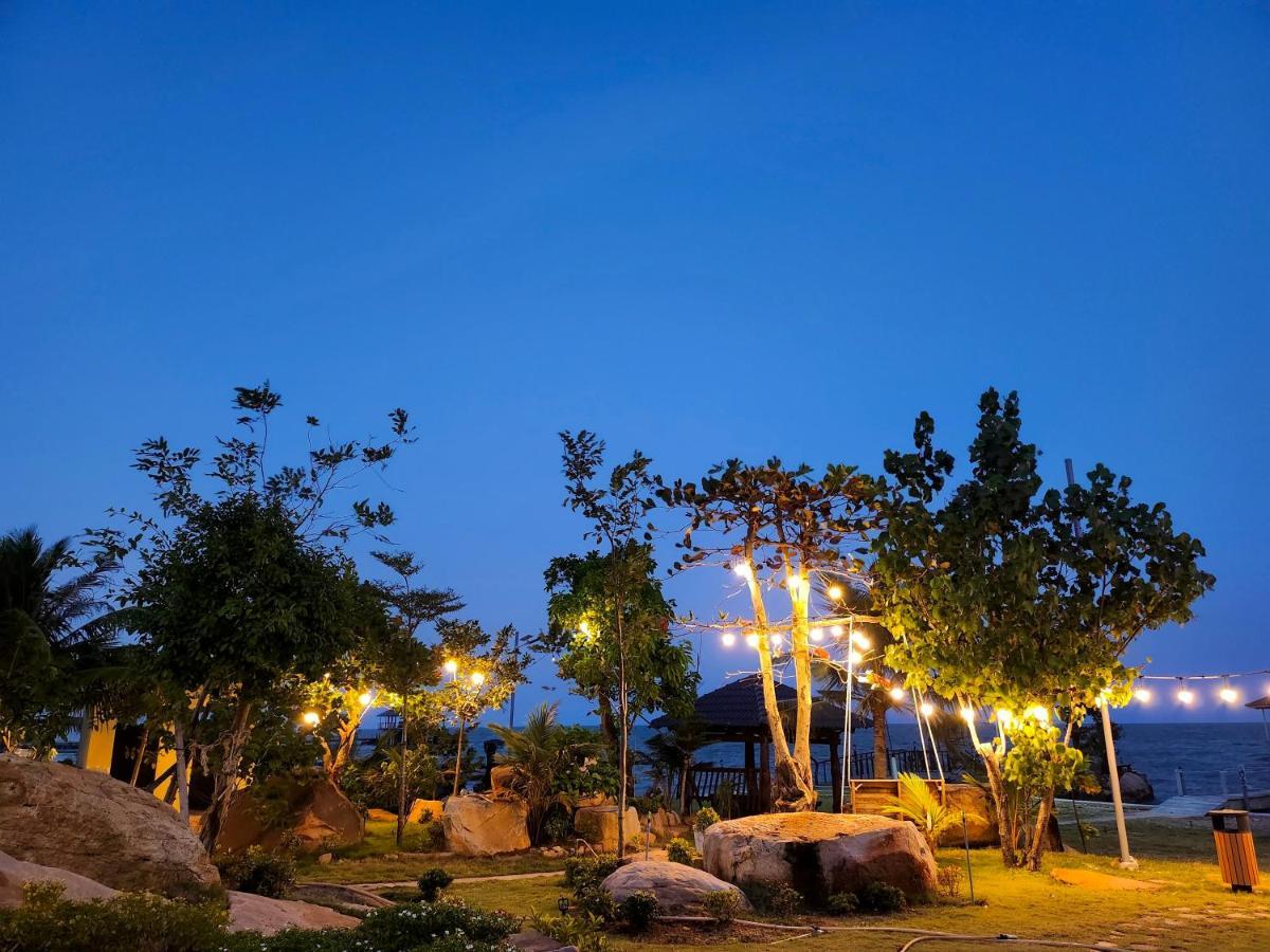 Voyage Beach