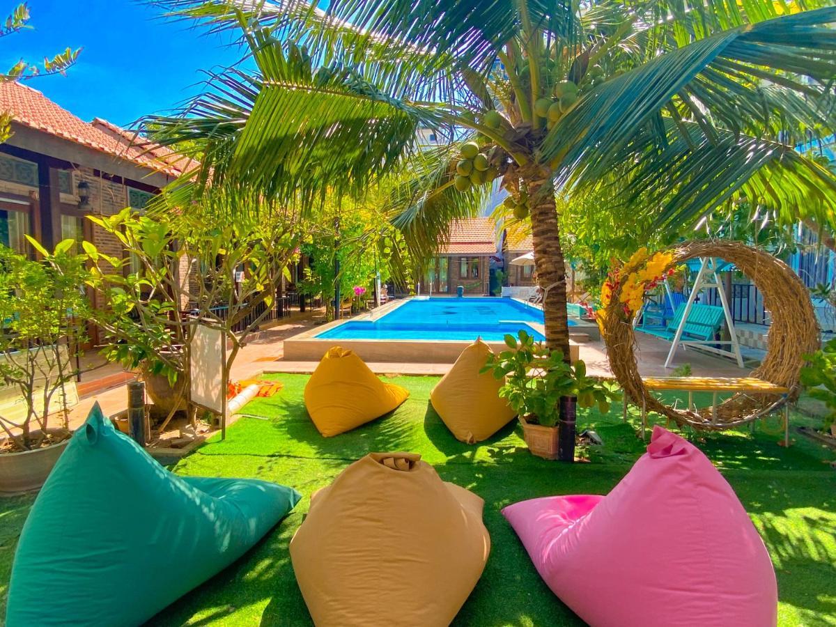 MAY Bungalow