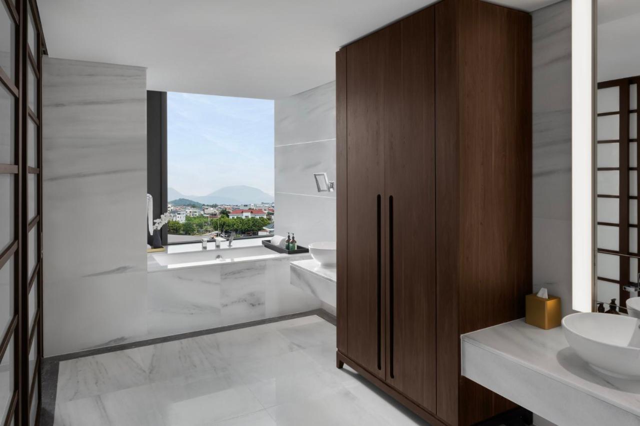Hotel Crowne Plaza Centre By Ihg 5*