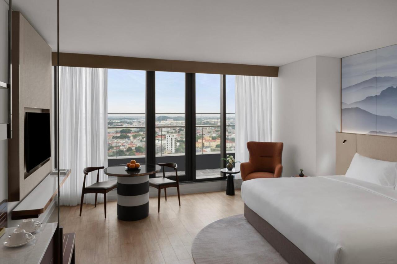 Crowne Plaza Centre By Ihg Hotel
