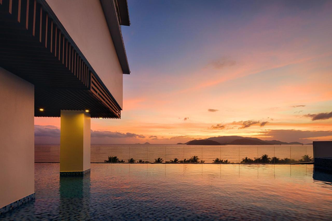 Khách sạn Vinpearl Condotel Beachfront 5*