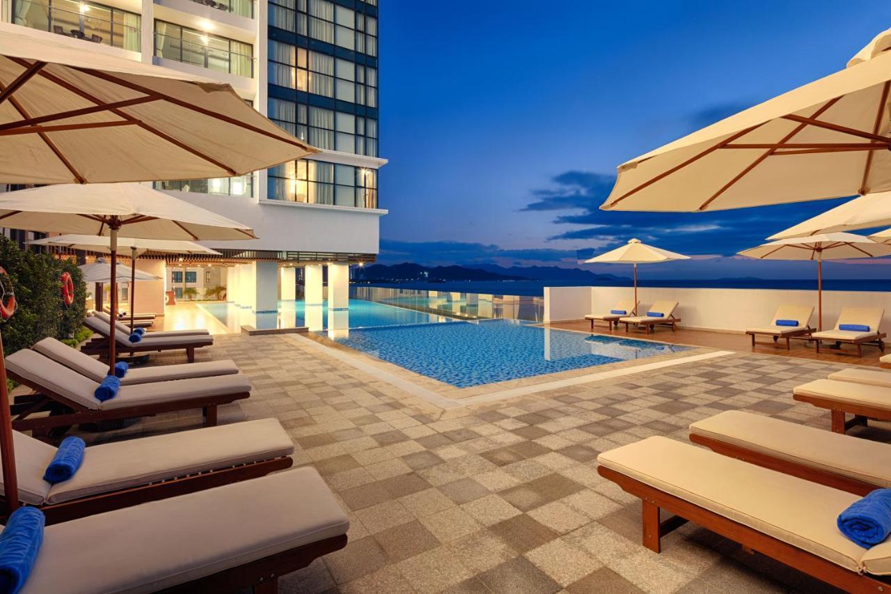 Vinpearl Condotel Beachfront Khách sạn