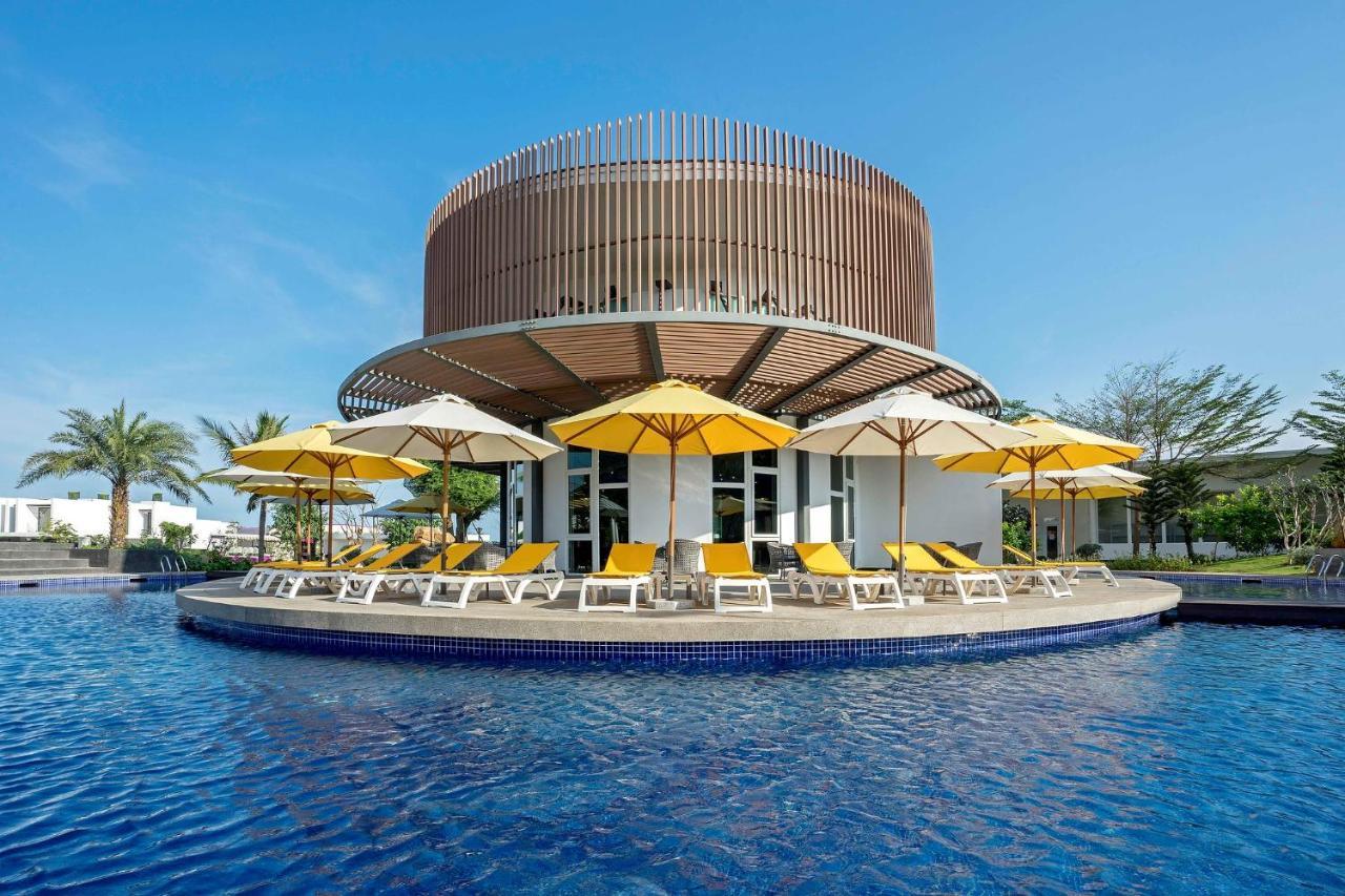 Oceanami Resort: Beachfront With Pool And Bbq In Long
