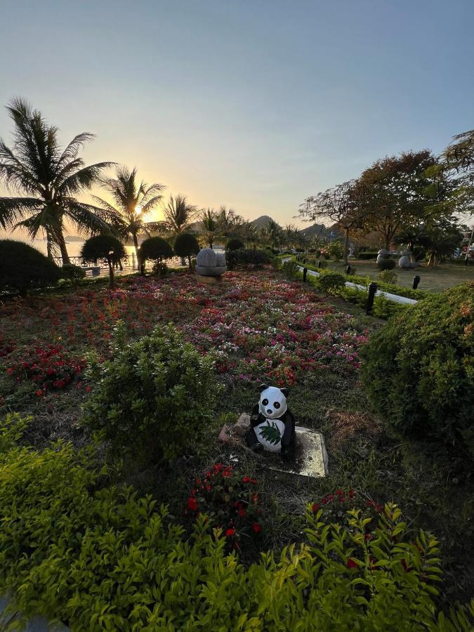 Hotel Huong Cang Sea View