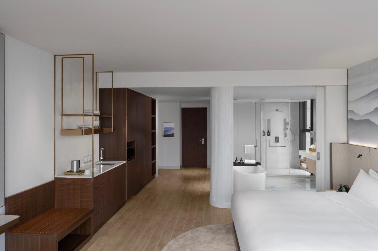 Crowne Plaza Centre By Ihg Hotel Vinh Yen