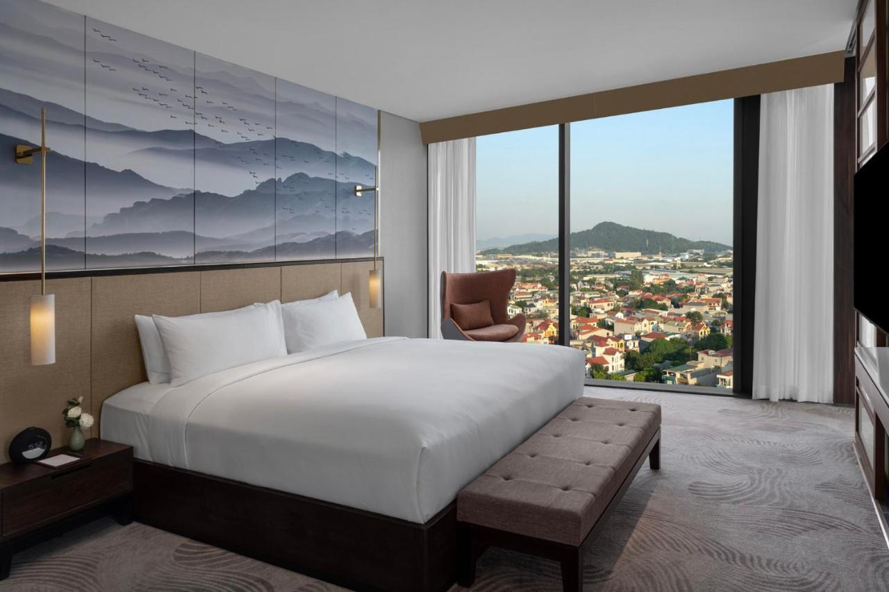 Crowne Plaza Centre By Ihg 5* Vinh Yen