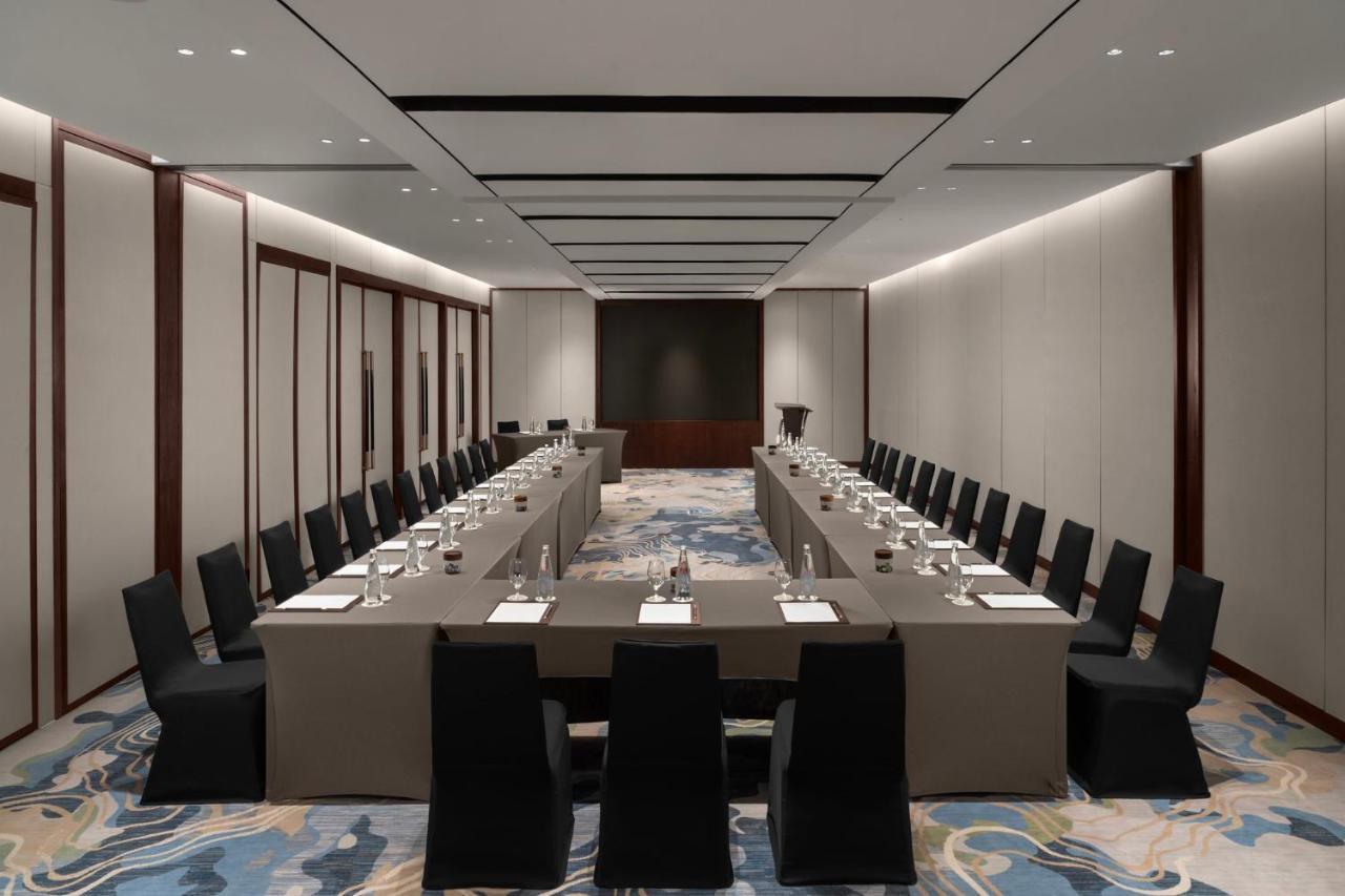 Hotel Crowne Plaza Centre By Ihg 5*
