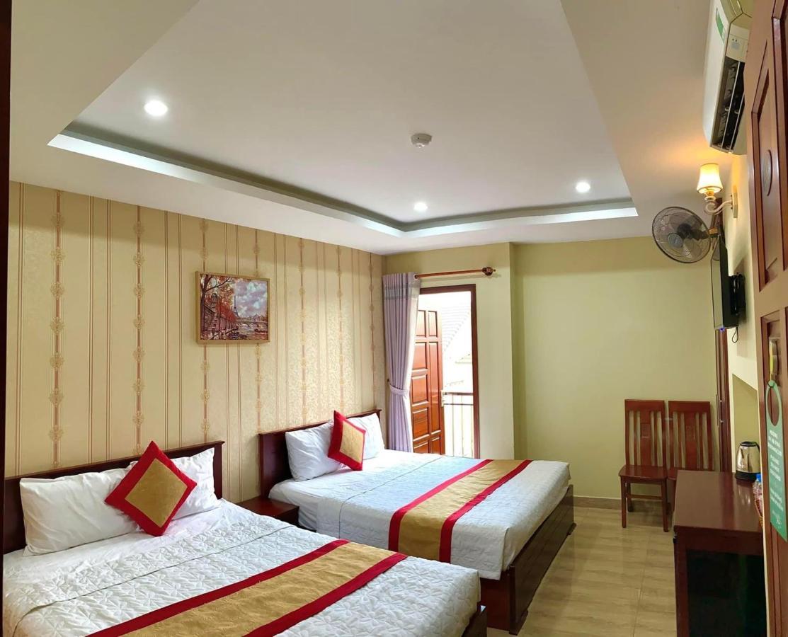 Hoa Sua Hotel *