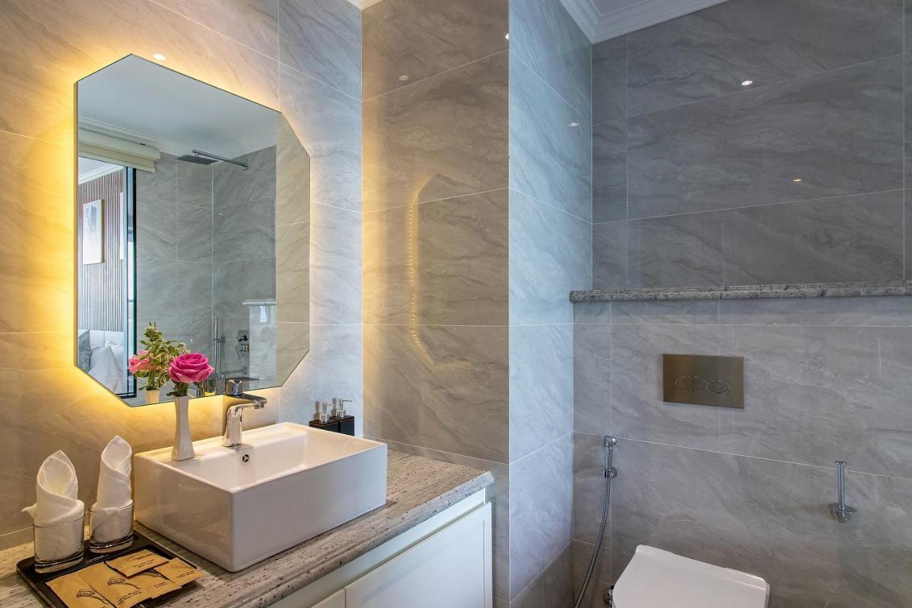 La Vague Hotel