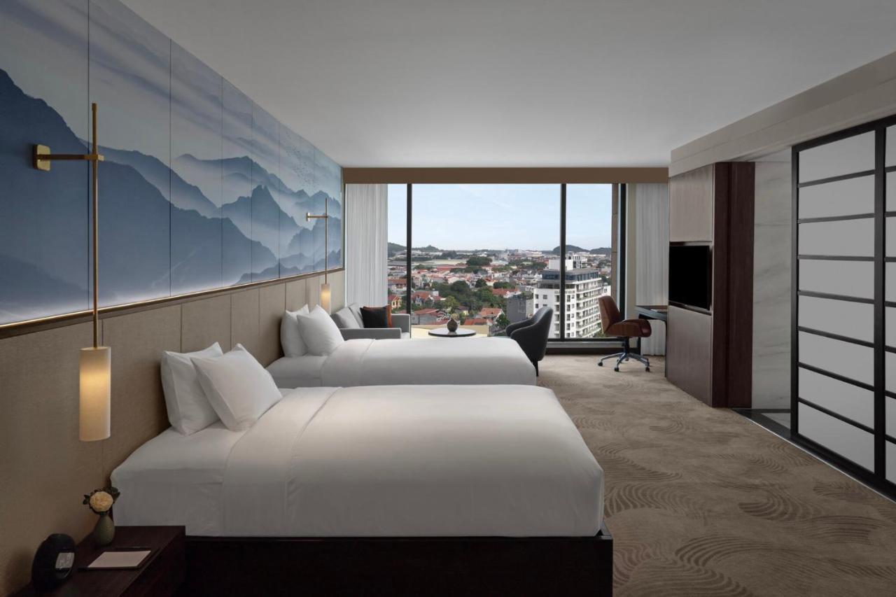 Hotel Crowne Plaza Centre By Ihg 5*