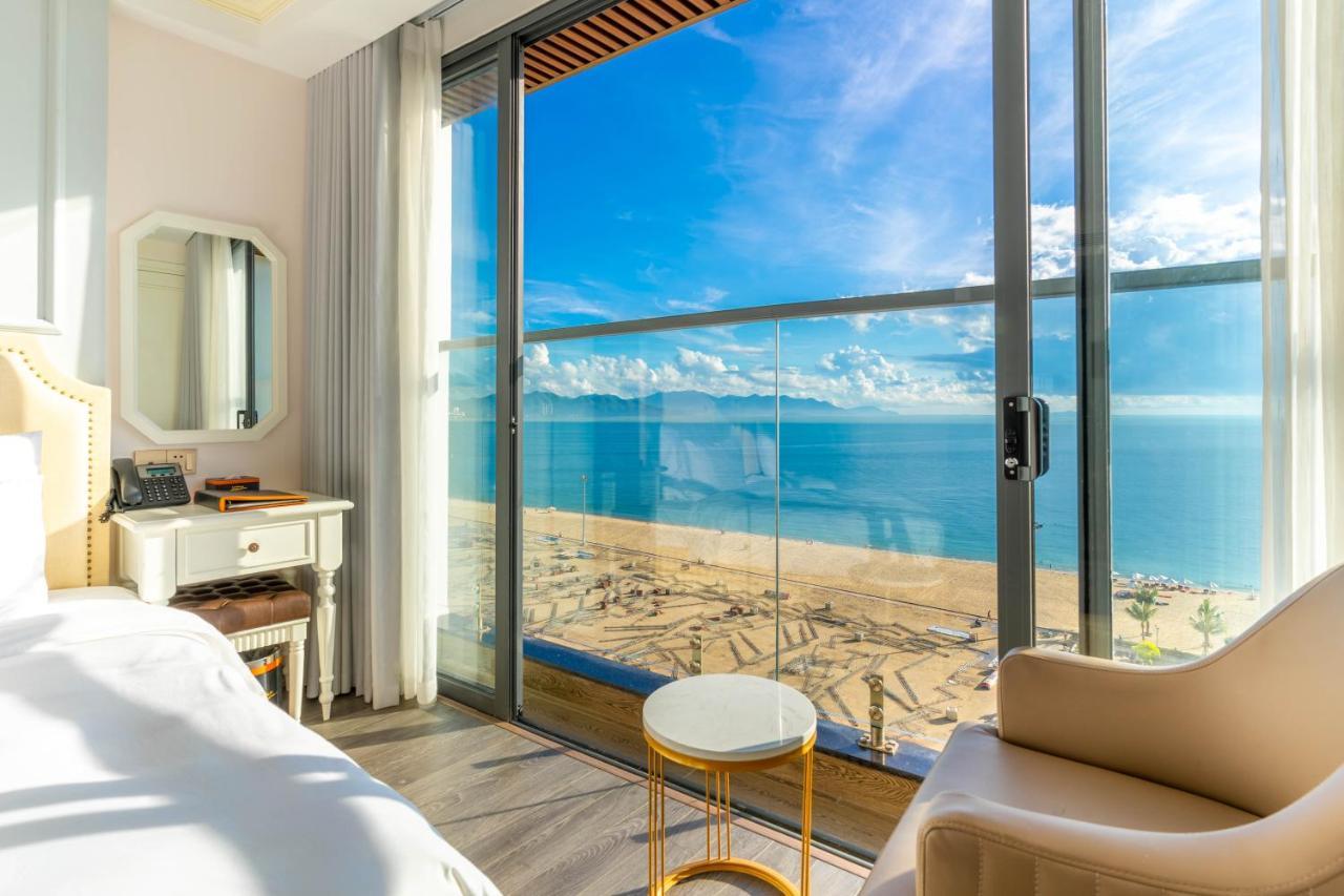 La Vague Hotel