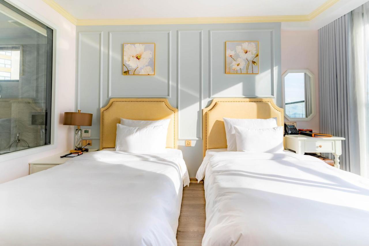 La Vague Hotel