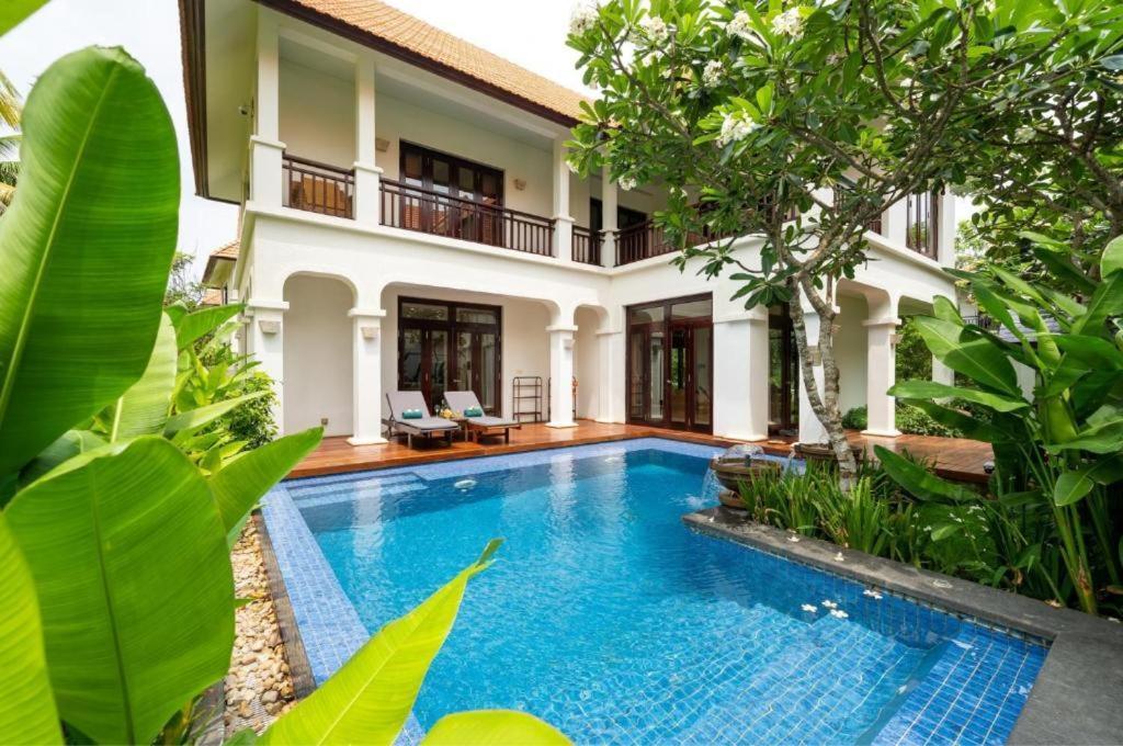 Tropical Villas Beach Villa
