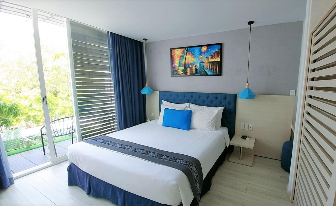 Oceanami Resort: Beachfront With Pool And Bbq In Long Lodge