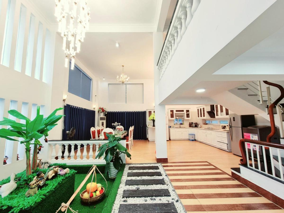 Lan Anh Villa: Oceanview Retreat With 7 Bedrooms