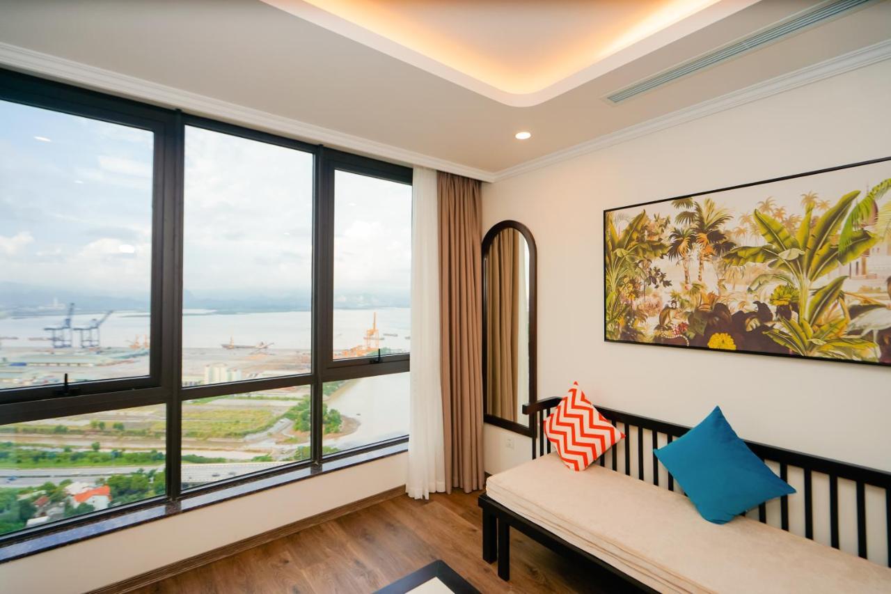 Hotel D'lioro & Ha Long