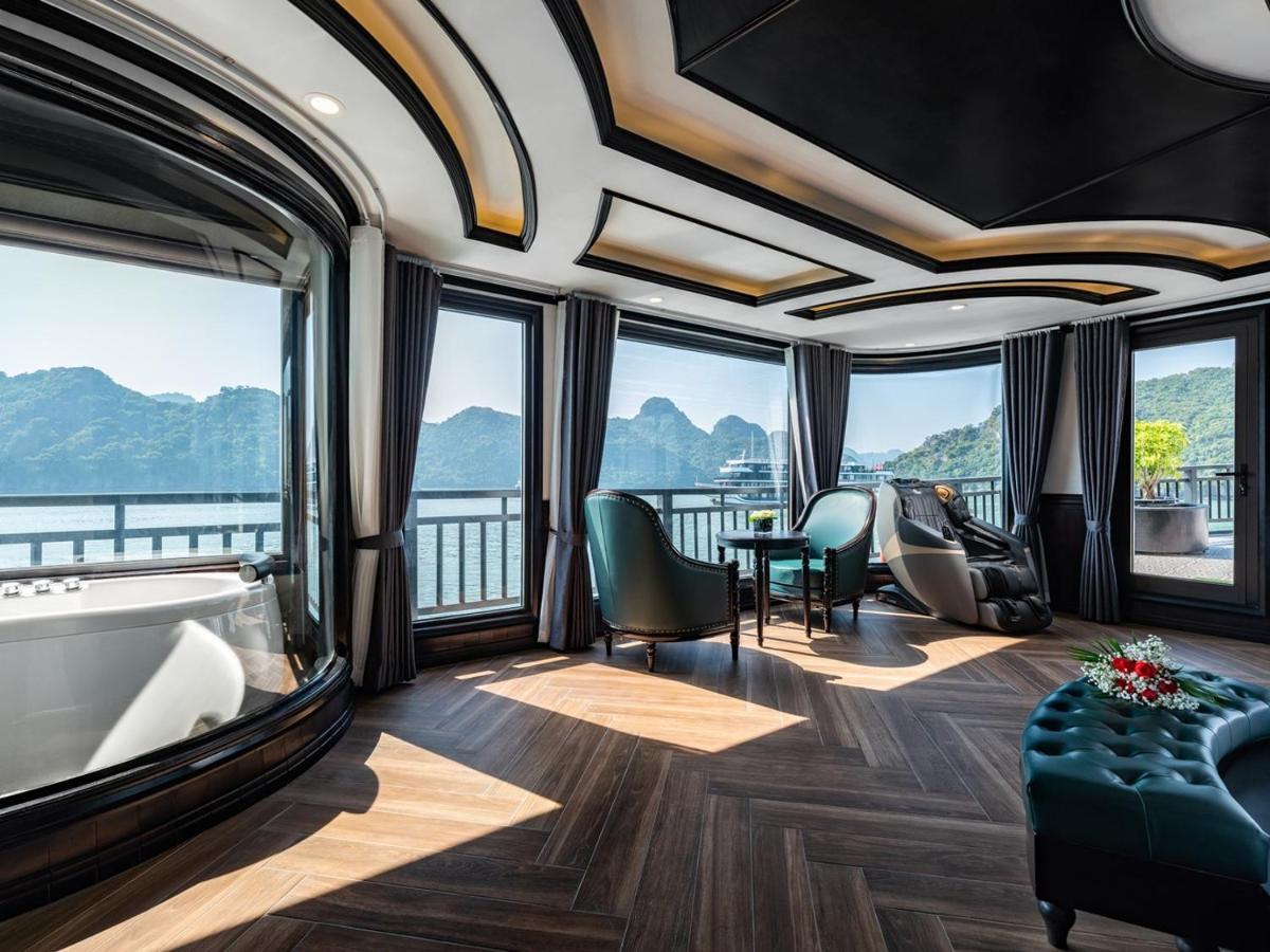Rita Cruise Ha Long