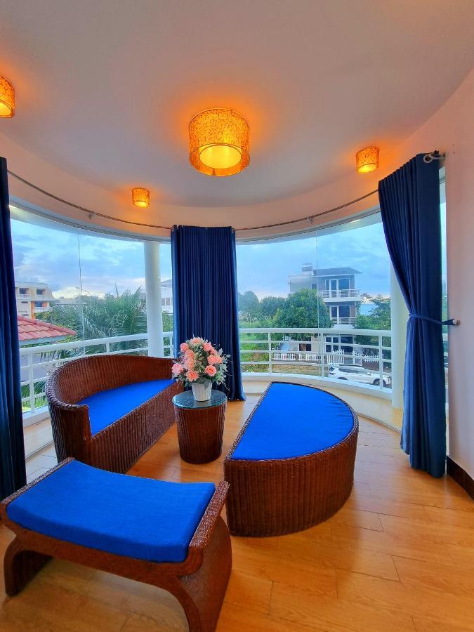 Lan Anh Villa: Oceanview Retreat With 7 Bedrooms Villa