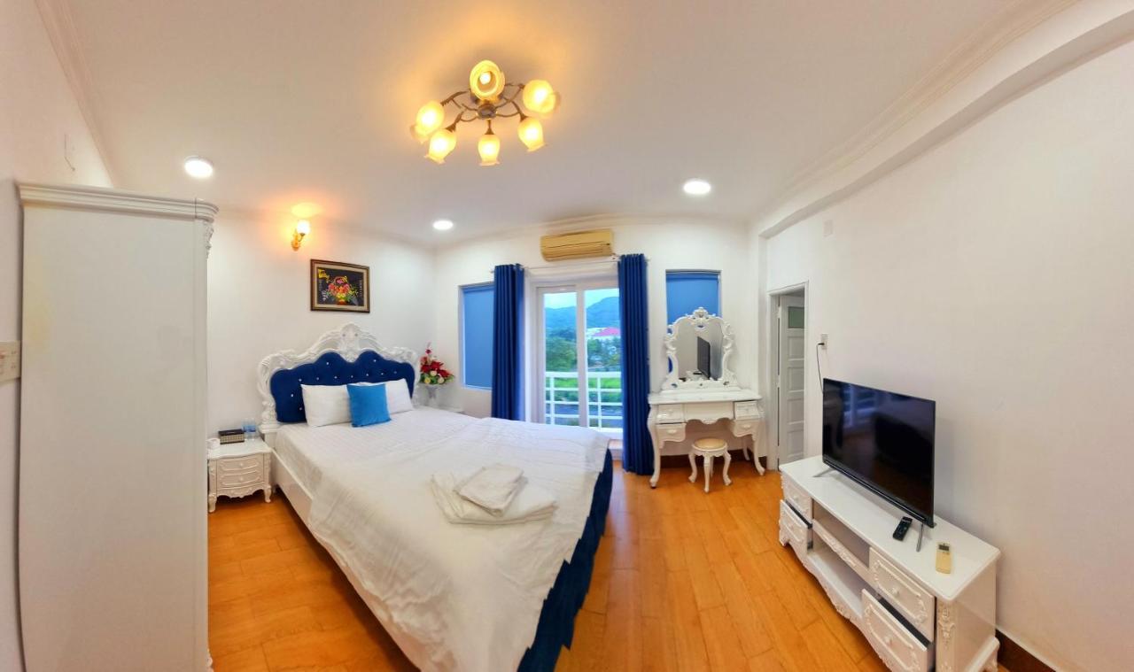Lan Anh Villa: Oceanview Retreat With 7 Bedrooms