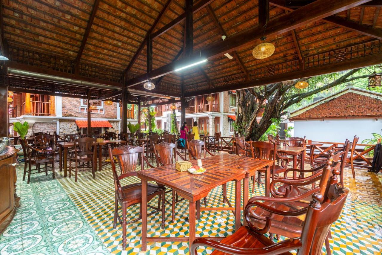 Resort Old Town 3*