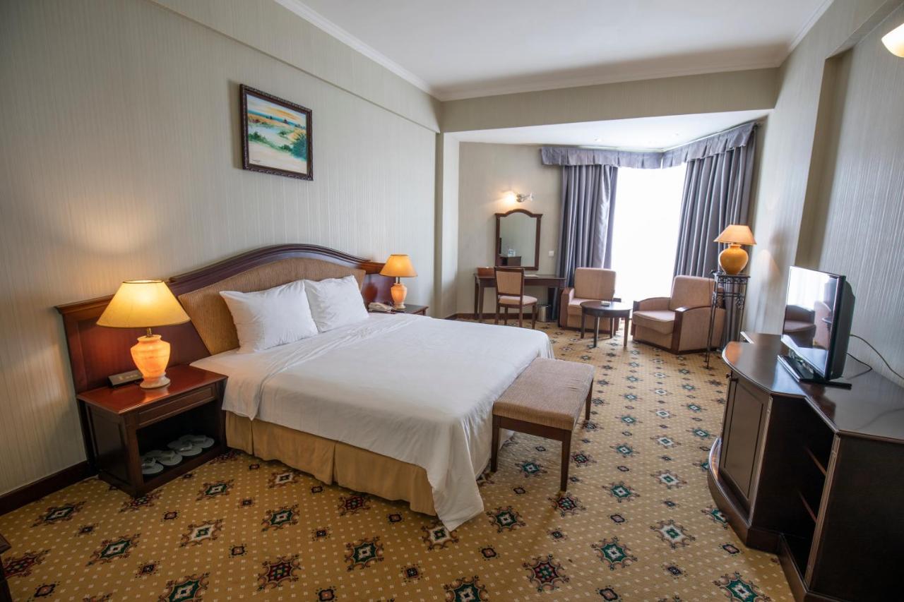 Saigon 4*
