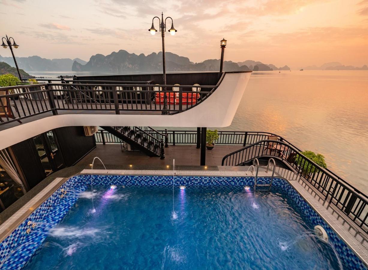  Rita Cruise Ha Long