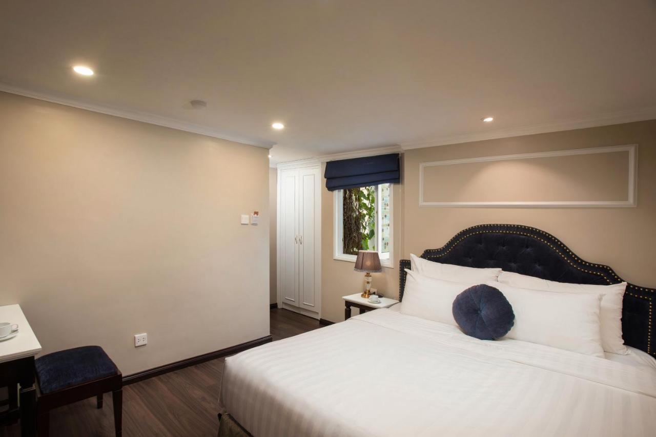 Flora Centre & Khách sạn 4*