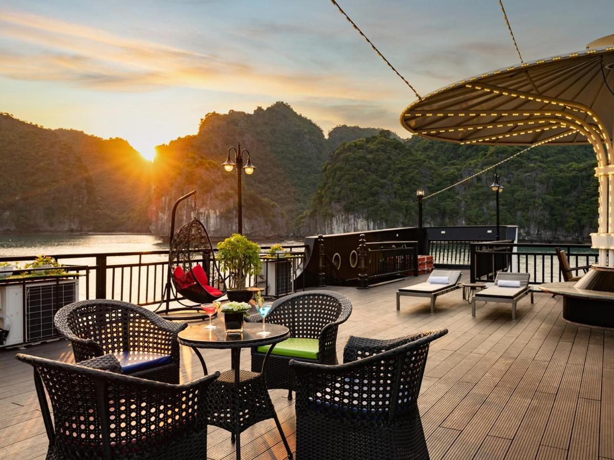 Rita Cruise  Ha Long