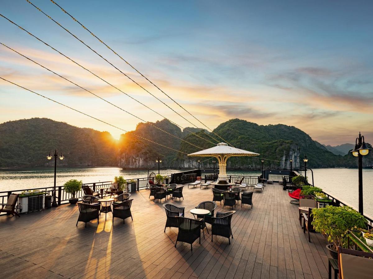 Rita Cruise Ha Long