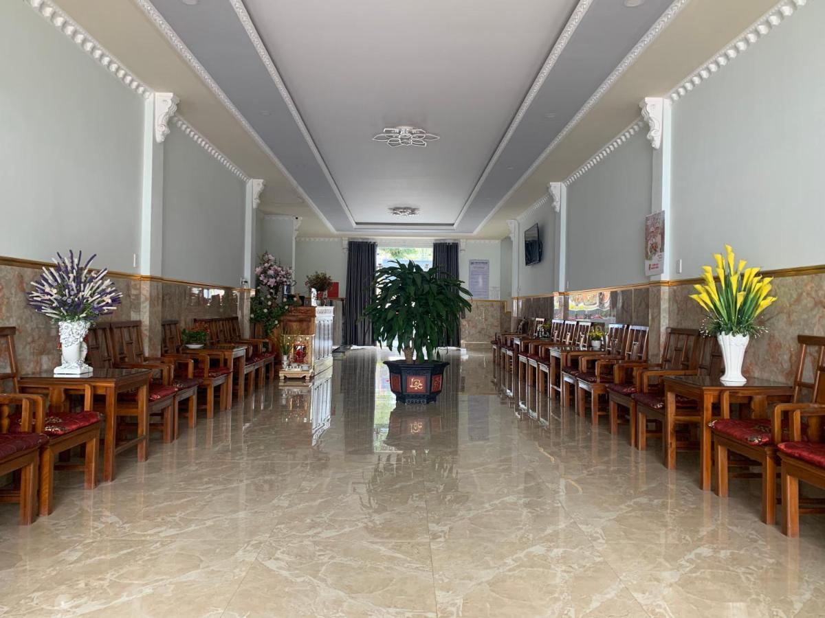 Phuong Dung Hotel *