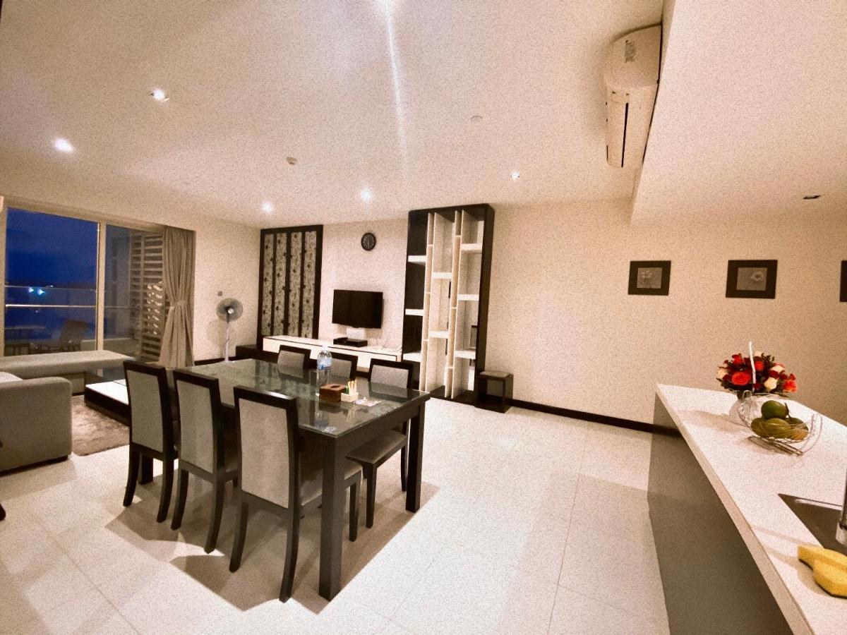 The Costa And Luxury 2 Bedrooms Apartment *
