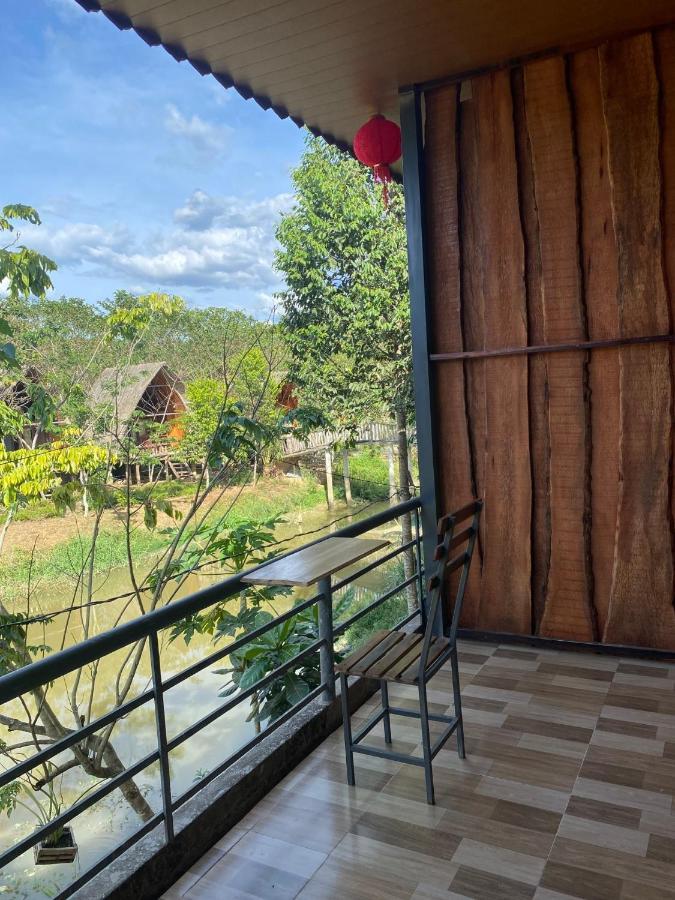 Rice Straw Lodge- * Quan Tom