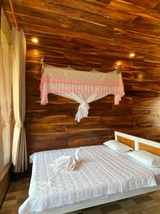 Rice Straw Lodge- * Quan Tom