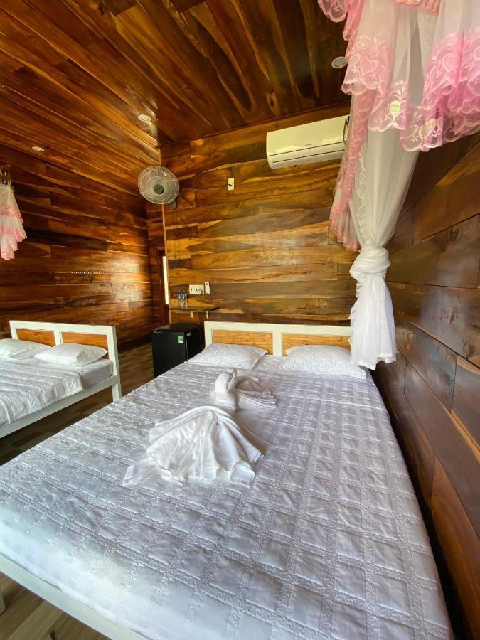 Rice Straw Lodge- Resort *