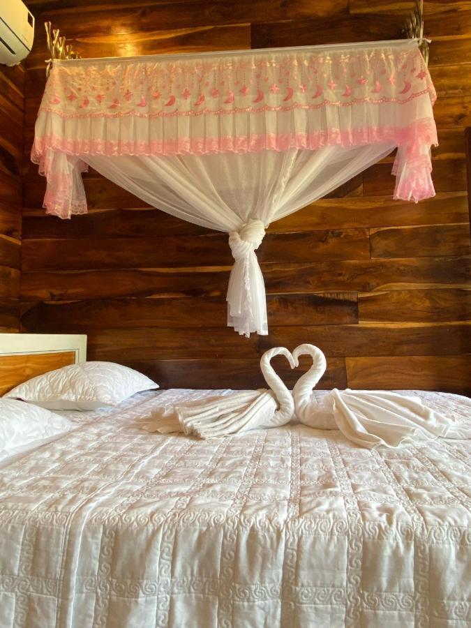 Rice Straw Lodge- Resort *