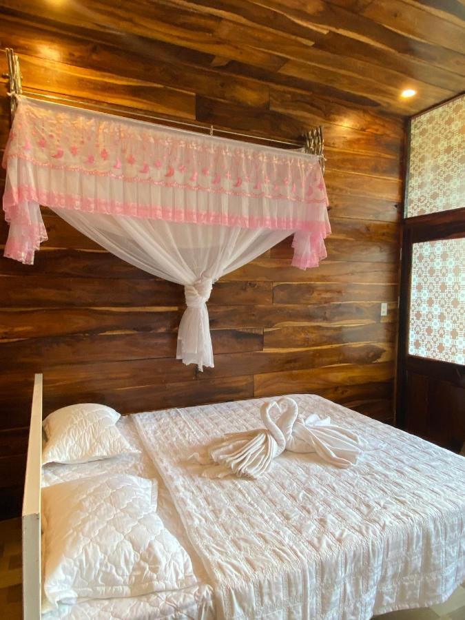 Rice Straw Lodge- * Quan Tom
