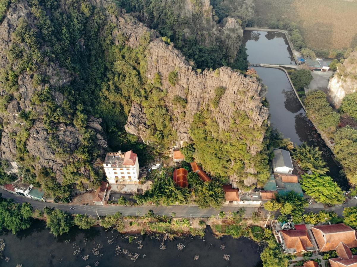 Tam Coc Lakeside Homestay Ninh Binh