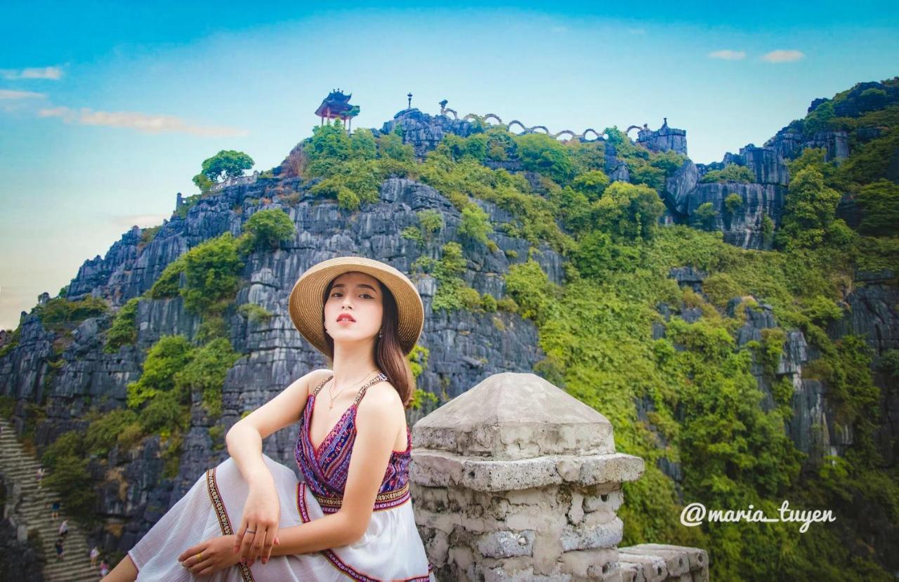 Tam Coc Lily Ninh Binh