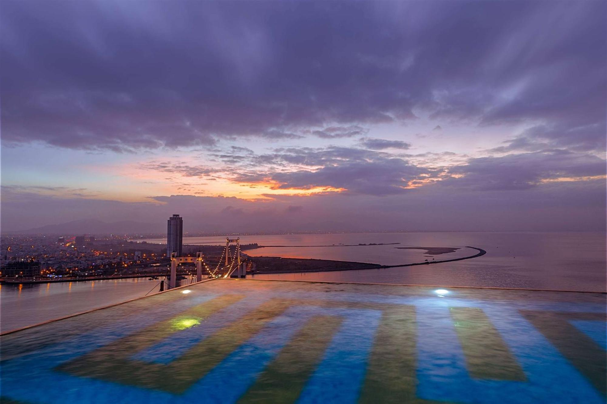 Wyndham Golden Bay Hotel Da Nang