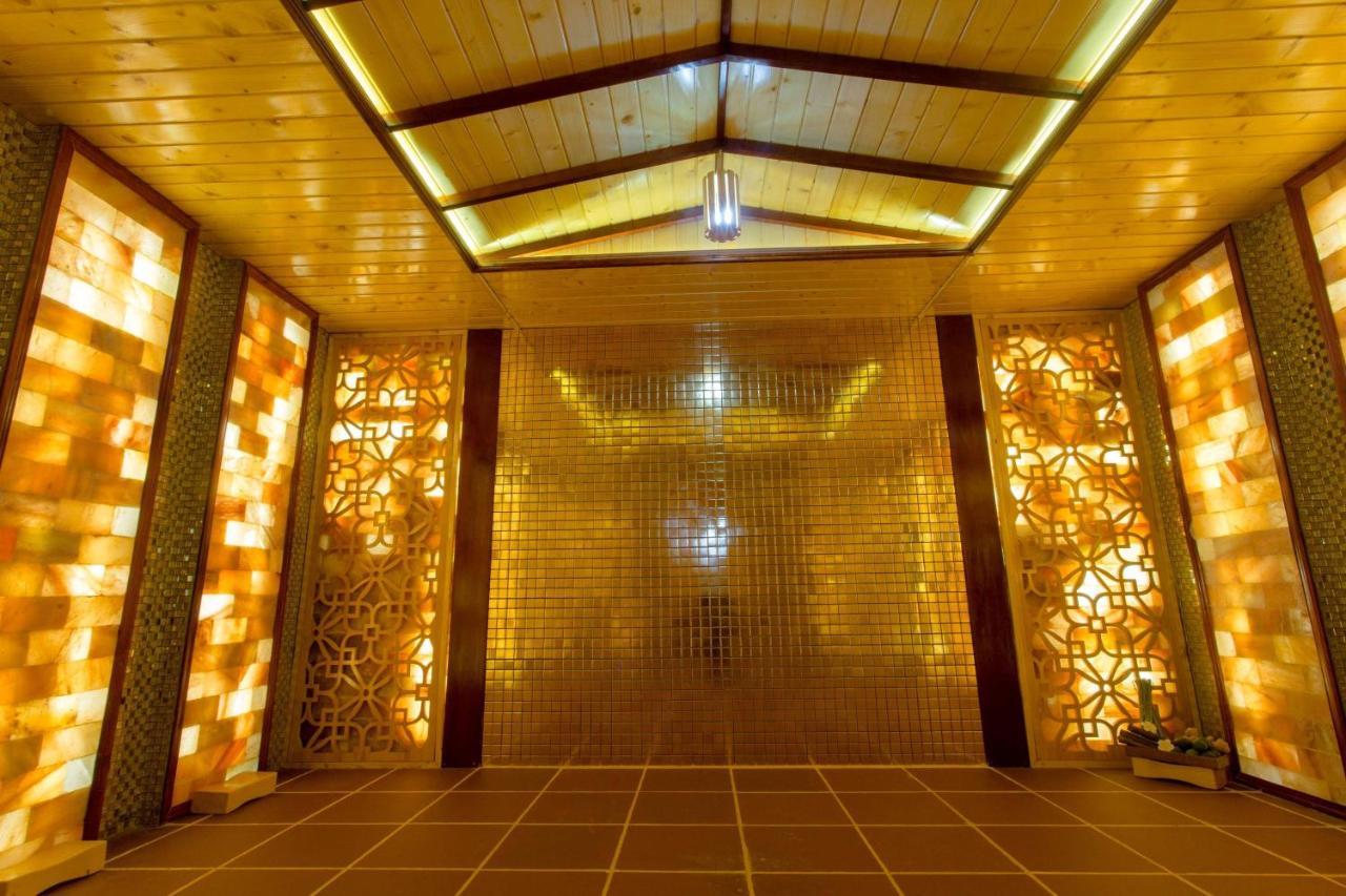 Wyndham Golden Bay Hotel 5*