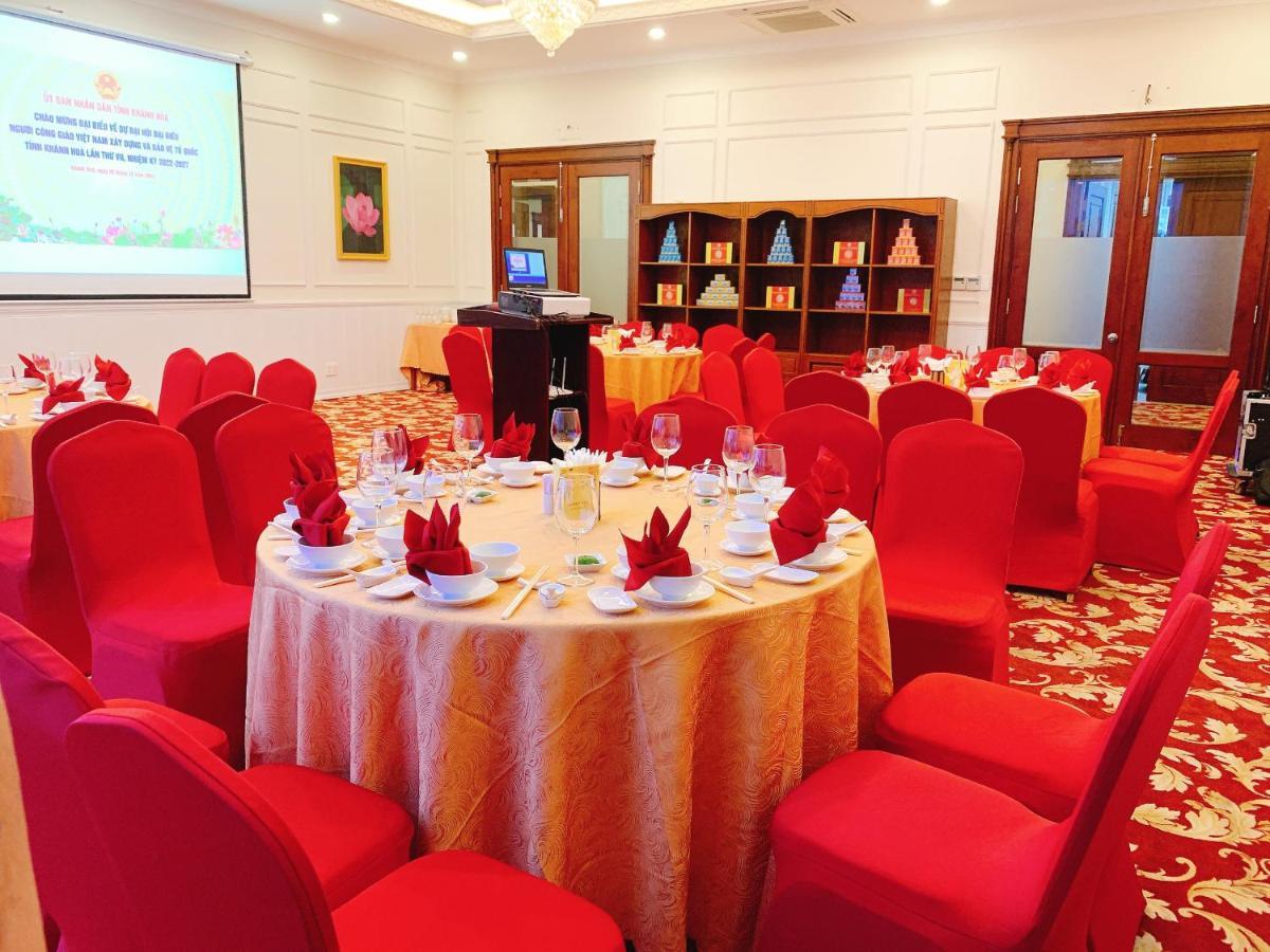 Palace Khách sạn 4*