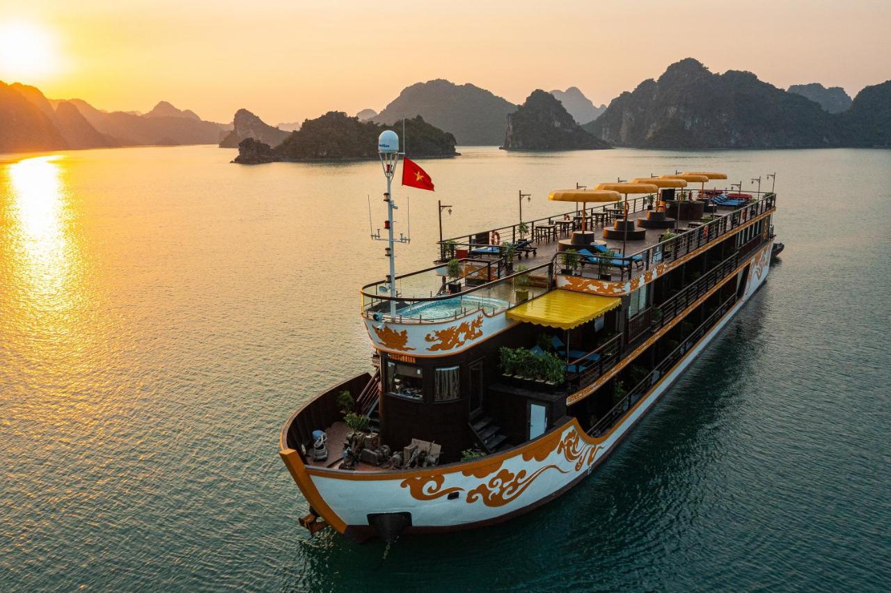 Botel Nostalgia Halong Cruise