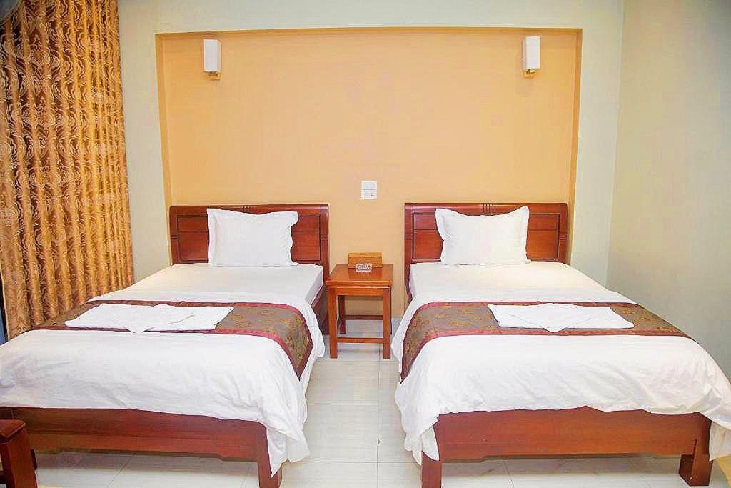 Khách sạn Hoàng Gia 2