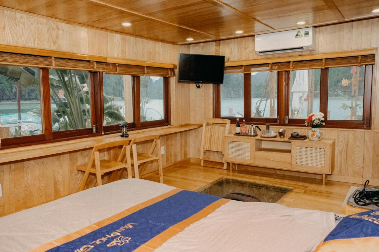 Homestay Lan Ha Floating *