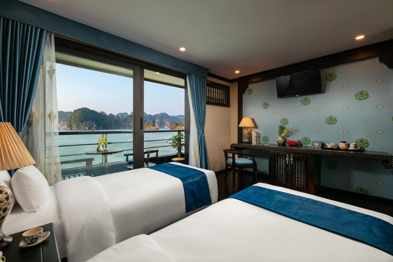 Botel Nostalgia Halong Cruise Ha Long