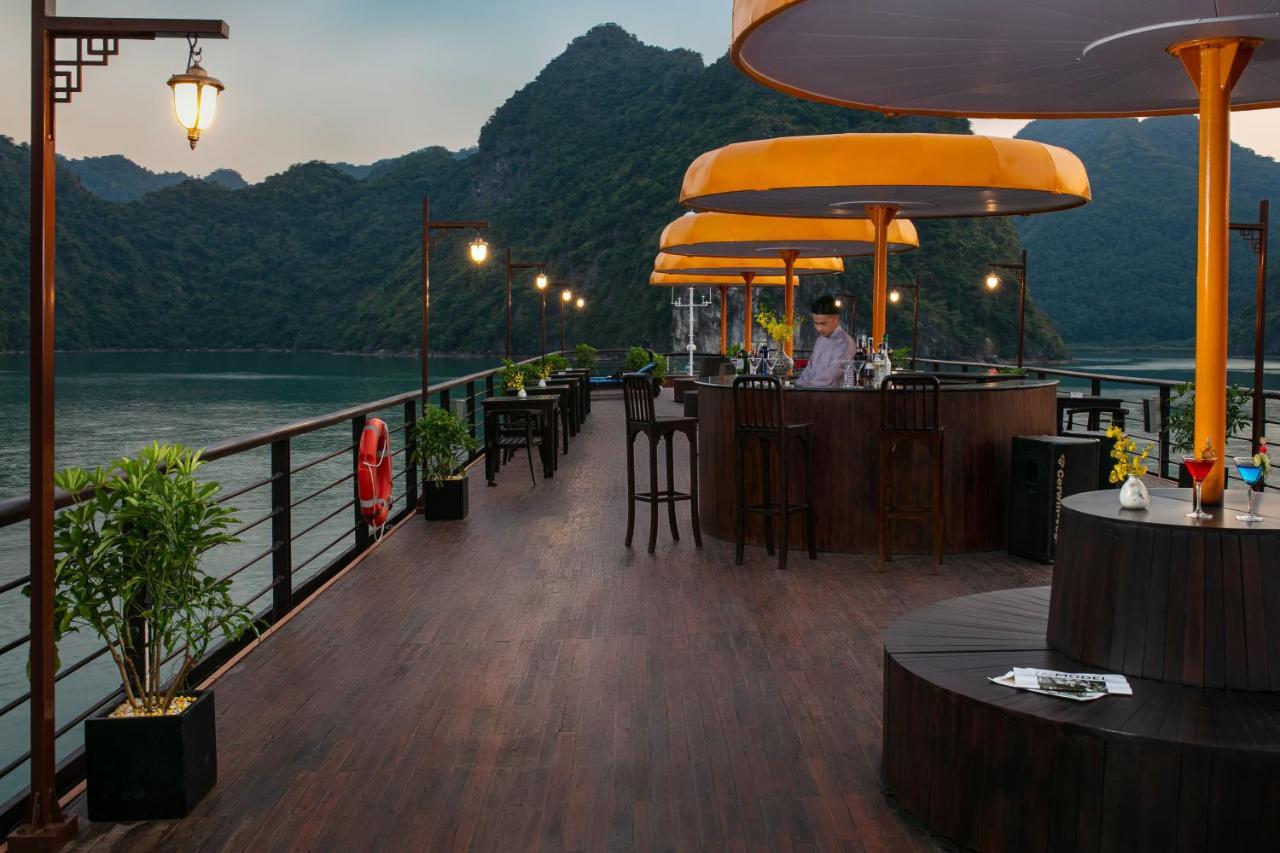 Nostalgia Halong Cruise Botel Ha Long