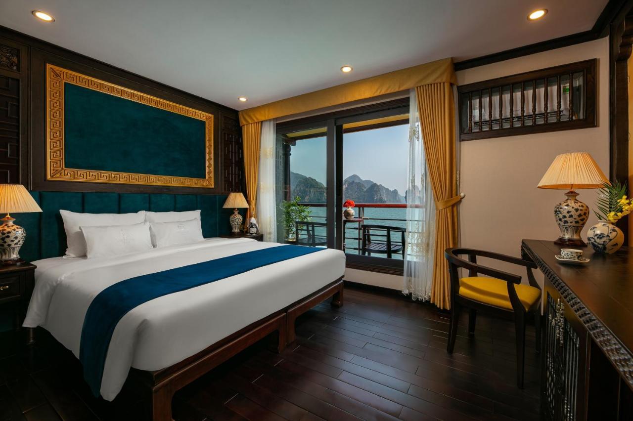 Nostalgia Halong Cruise Botel Ha Long