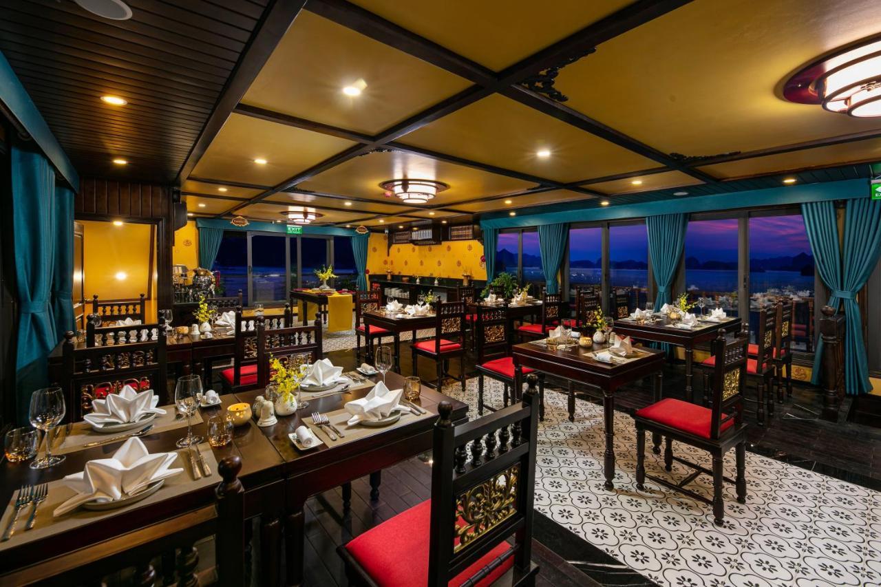 Nostalgia Halong Cruise Botel *